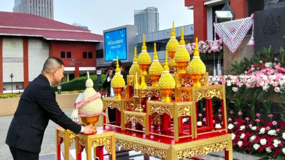 ททบ. ร่วมพิธีวางพานพุ่มถวายราชสักการะ พระบรมราชานุสาวรีย์ ร.5 ณ สำนักงาน กสทช.