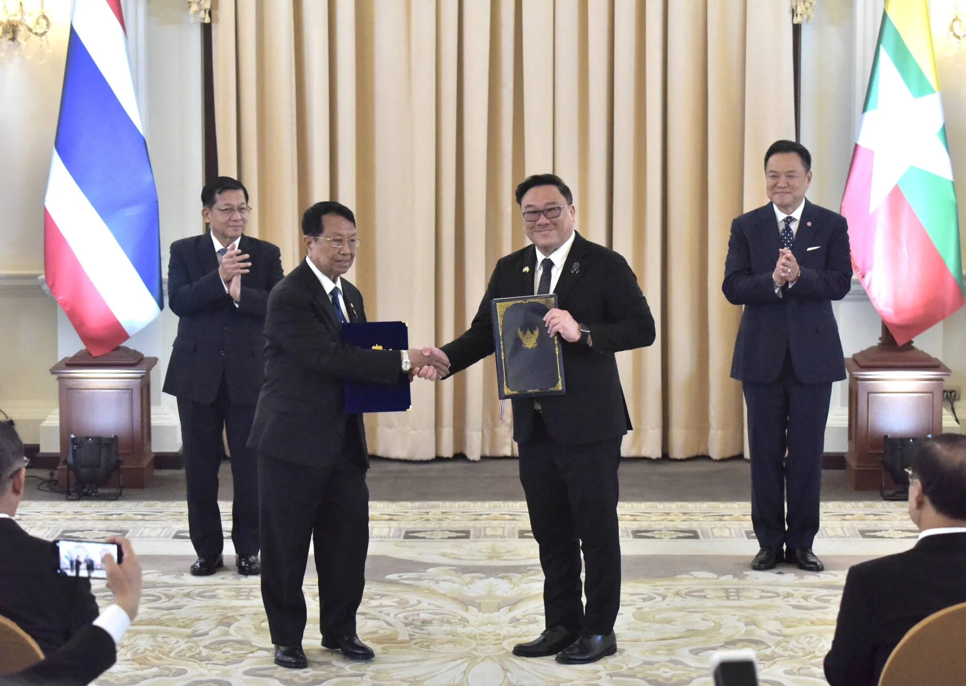 ไทย-เมียนมา แลกเปลี่ยน MOU แรงงาน ยกระดับระบบจ้างงานสู้ค้ามนุษย์