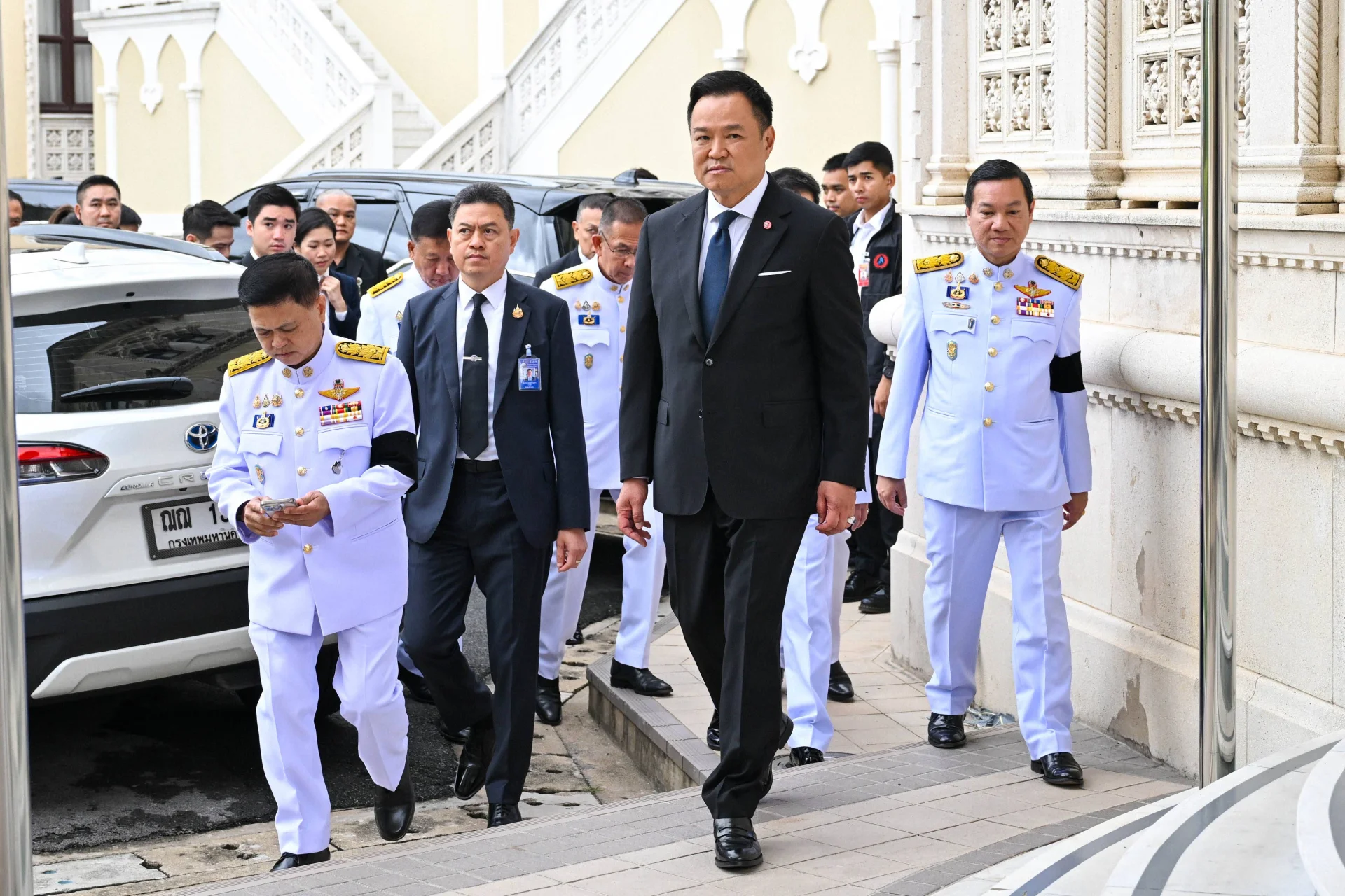 "อนุทิน" แสดงความเสียใจเหตุกราดยิงโรงเรียนเทพศิรินทร์ นนทบุรี จี้แก้กฎหมายคุมปืนเข้ม