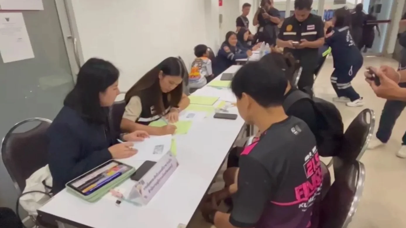 ญาติรับ 8 ศพ เหยื่อกราดยิงโรงเรียนนนทบุรี กลับบำเพ็ญกุศล