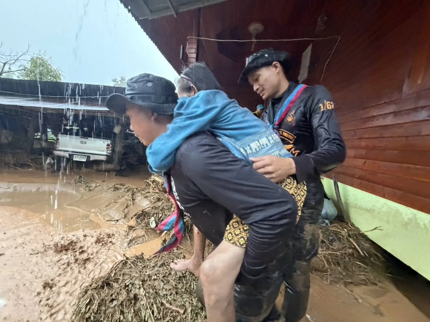 ทหาร เตรียมพร้อมรับอุทกภัยน่าน ช่วยประชาชนทันที
