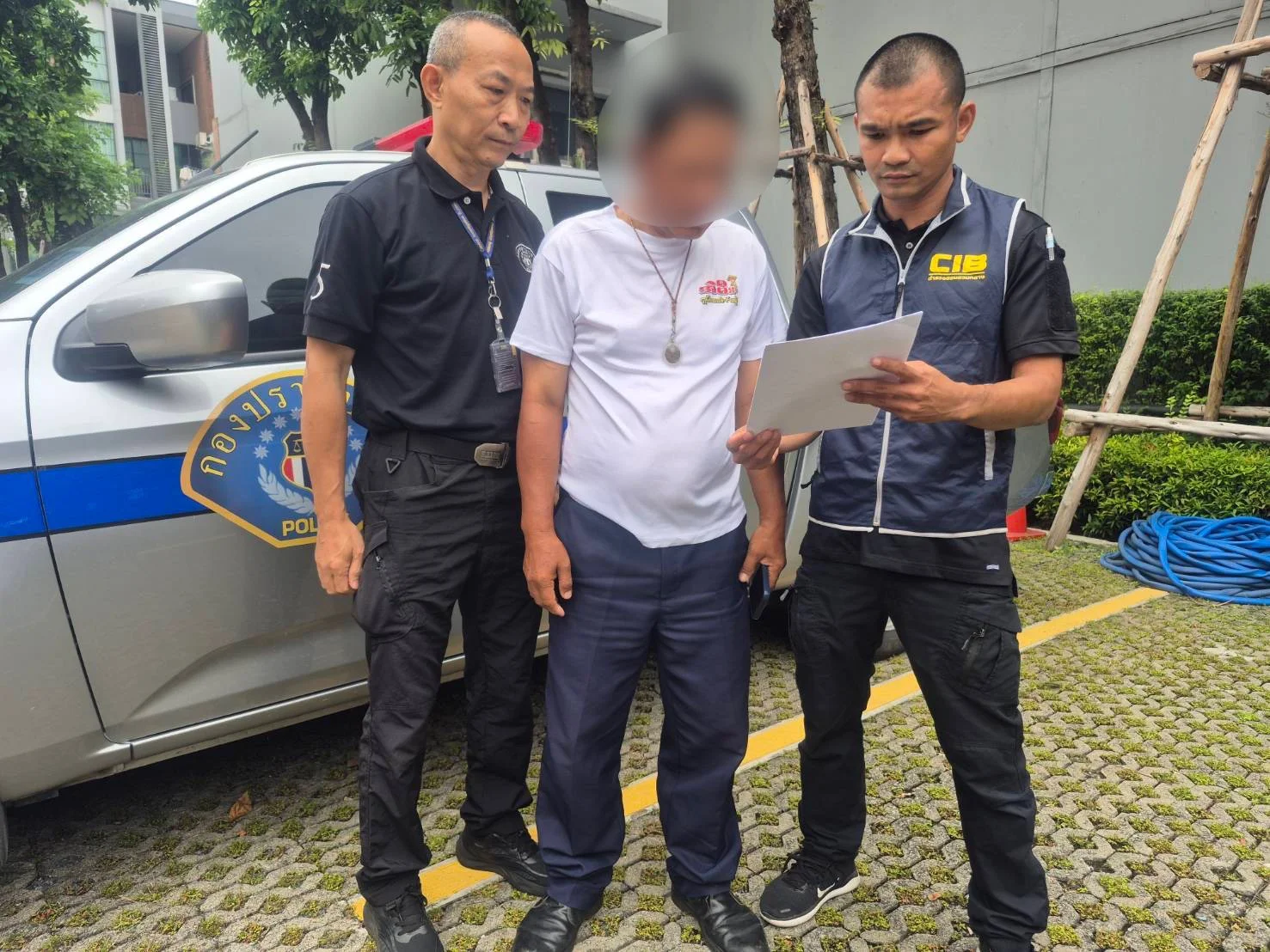 กองปราบฯ รวบชายวัย 52 ปี คาเจริญกรุง เปิดบัญชีม้าให้แก๊งคอลเซ็นเตอร์หลอกโอนเงิน