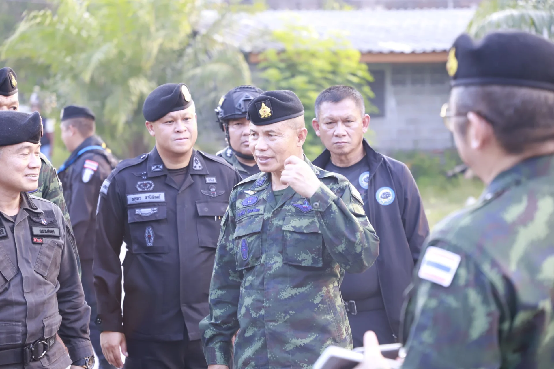 แม่ทัพภาคที่ 4 ลงพื้นที่ตรวจจุดลอบบึ้มเสาสัญญาณโทรศัพท์ อ.รามัน จ.ยะลา