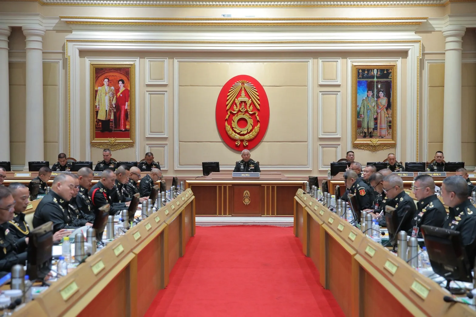 ผบ.ทบ.ประชุมหน่วยขึ้นตรง สั่งติดตามชายแดนใกล้ชิด