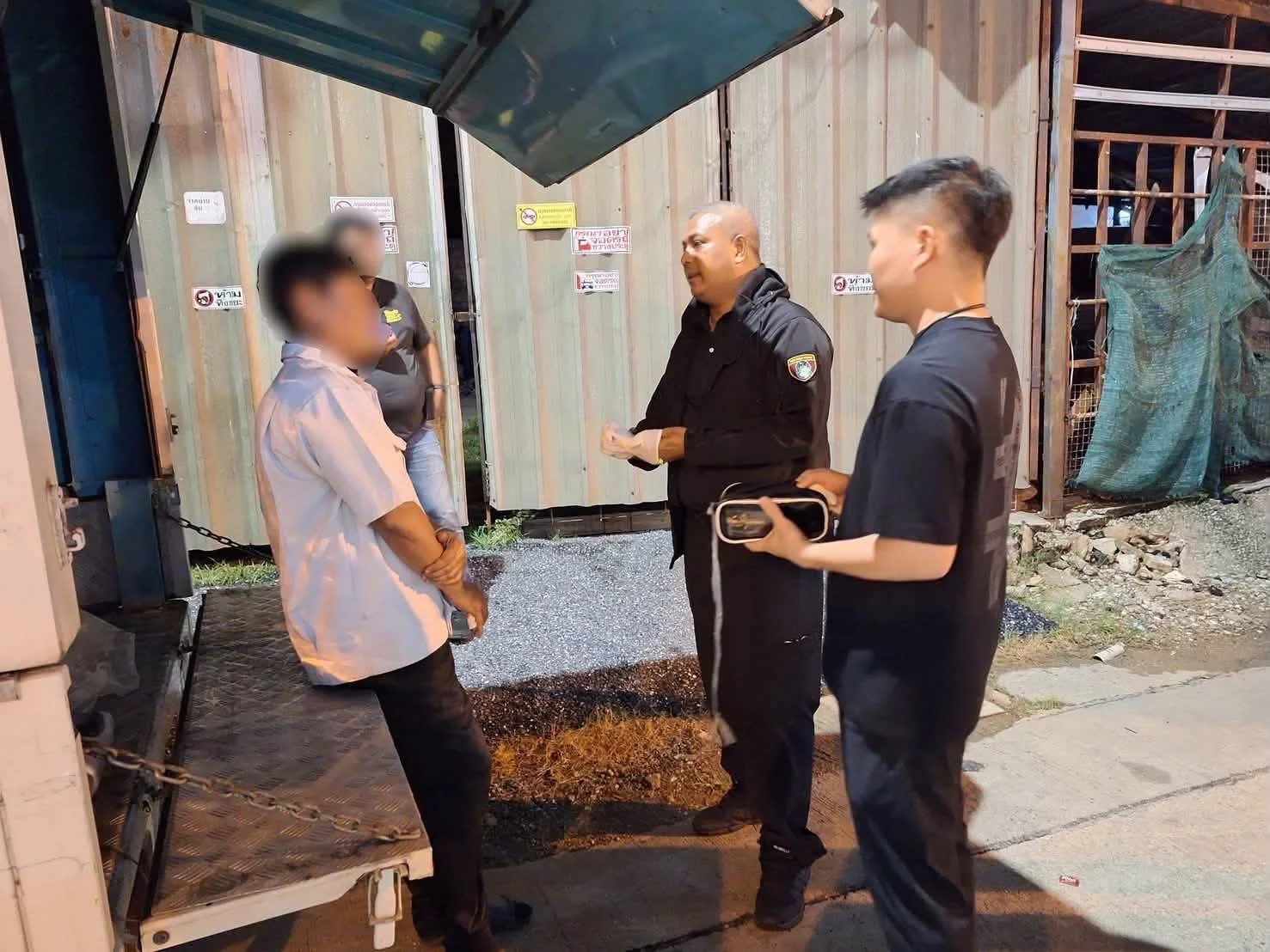 ตำรวจเพชรเกษมล่อซื้อปืนเถื่อนจับหนุ่ม 47 โพสต์ขาย